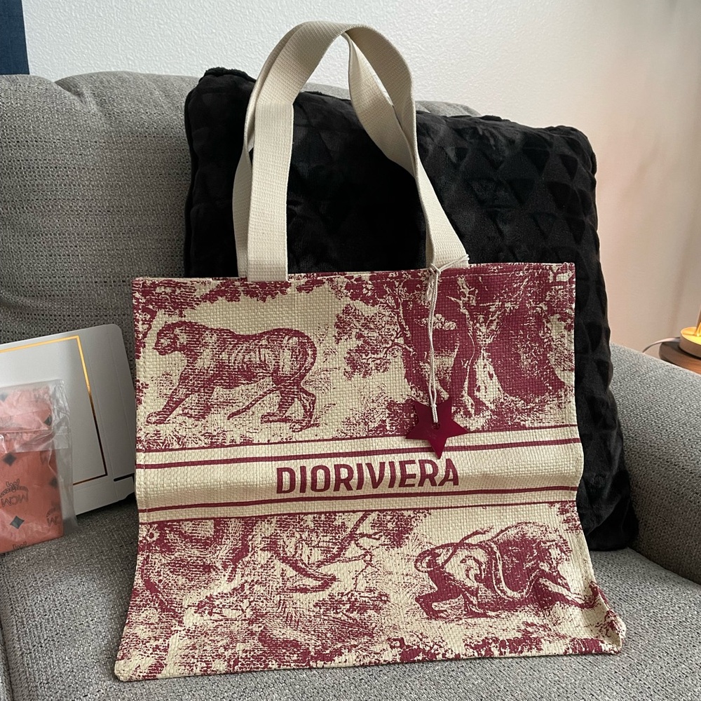 Riviera Burgundy and Cream Artistic Tote